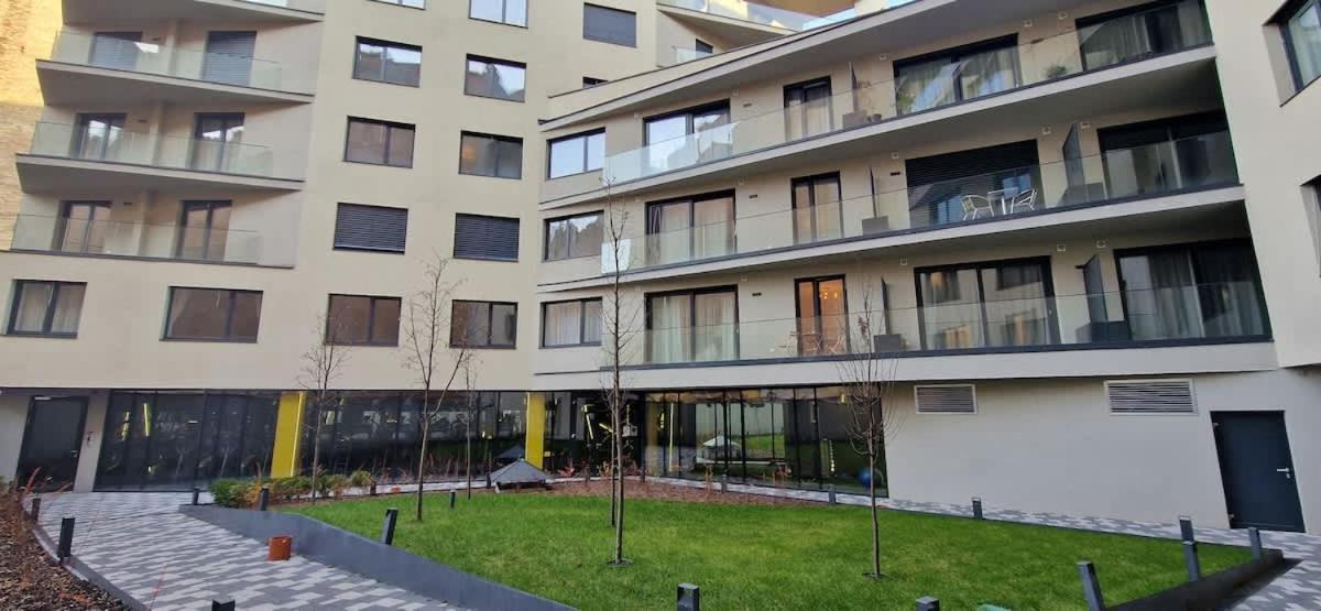 A101 - Liberty Bridge Projection Home With Free Parking Budapest Exterior foto
